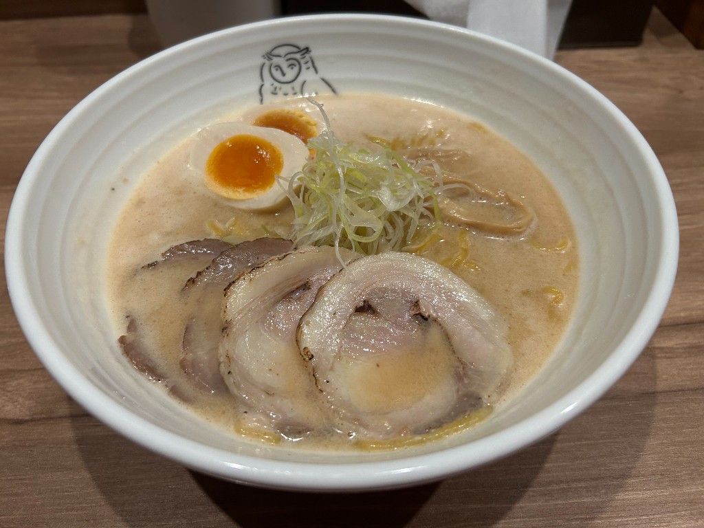 【すすきの周辺】梟が目印『麺屋 八丁目ノ梟』—鶏白湯・味噌のラーメン
