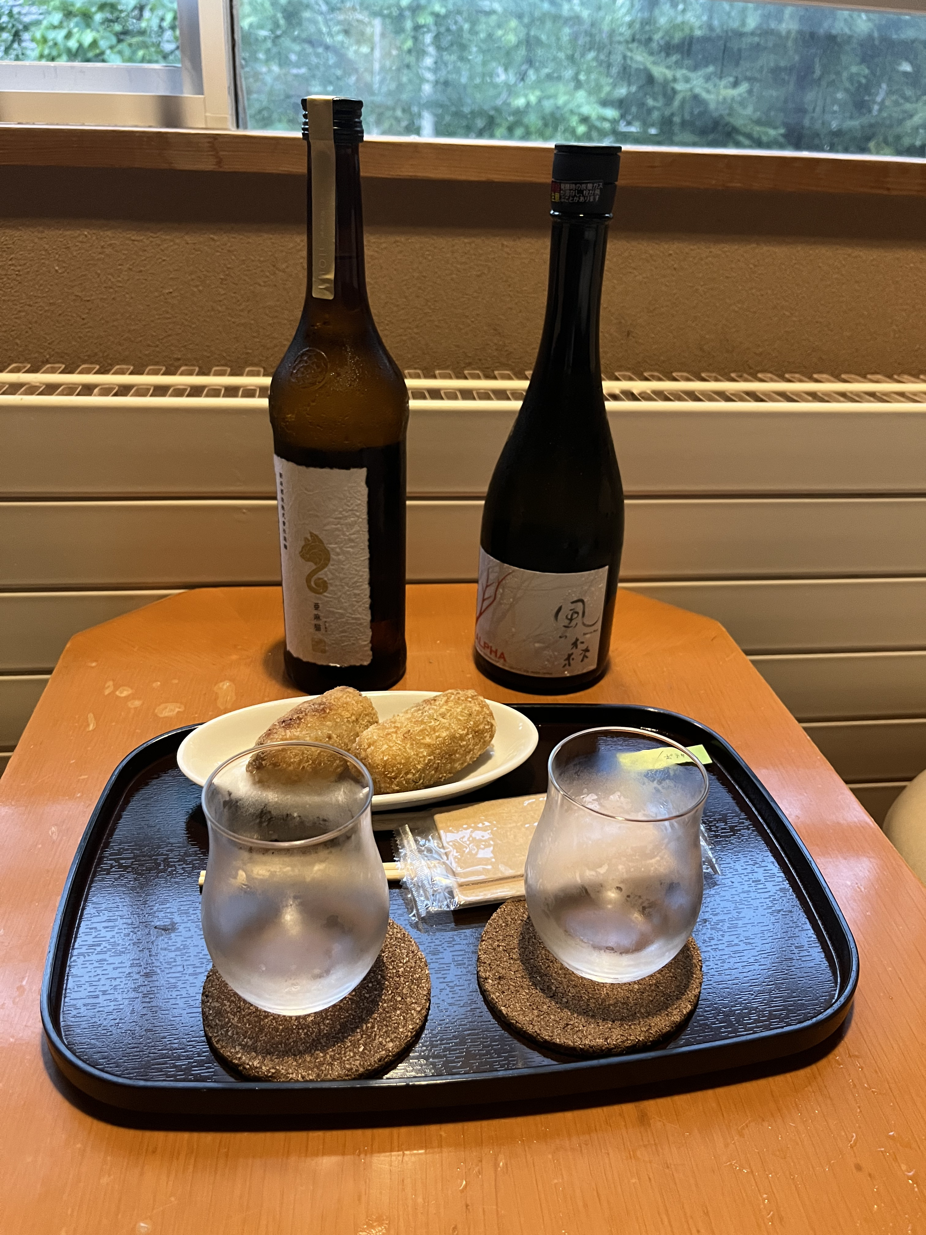 部屋での日本酒