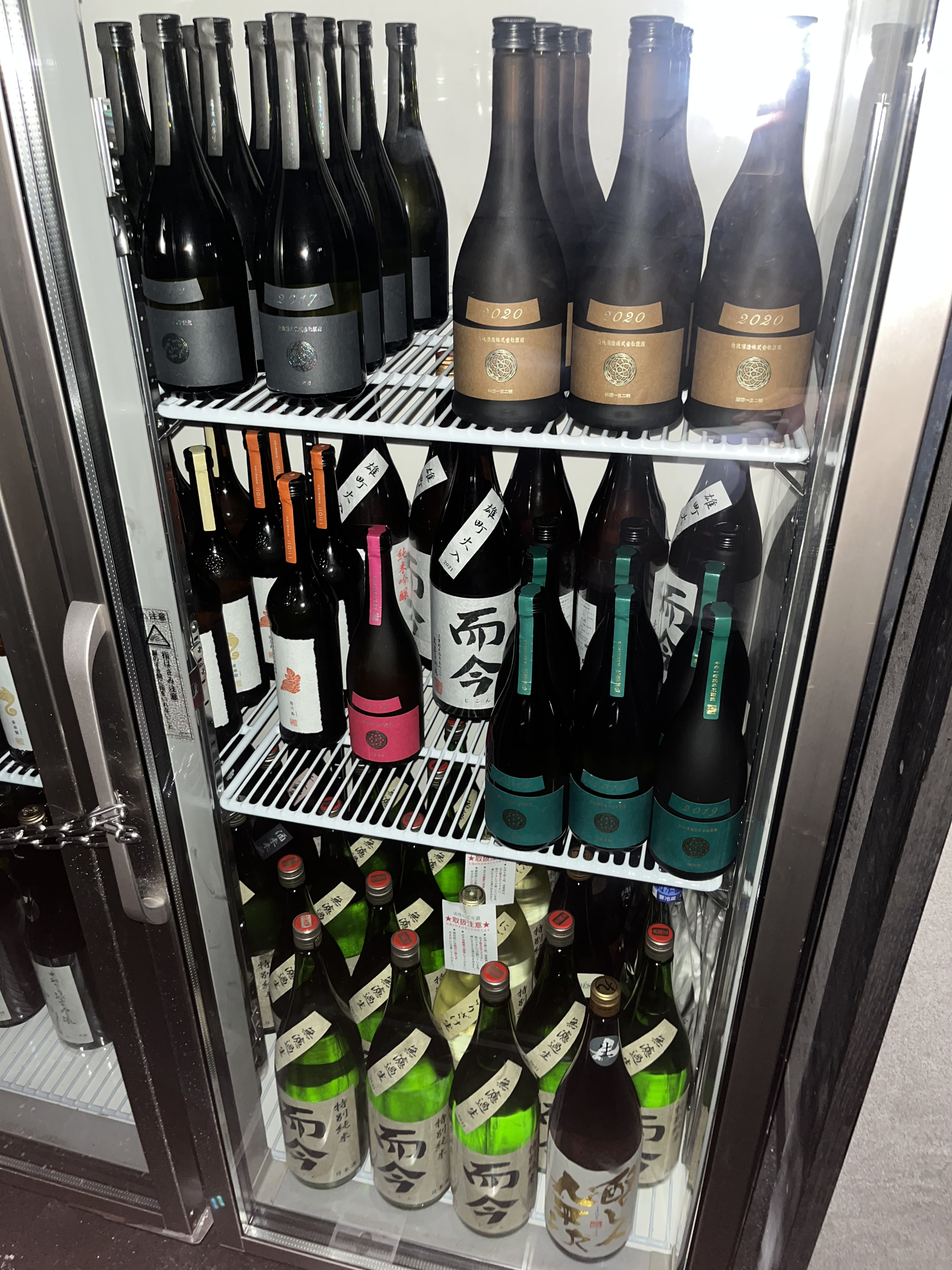 【定山渓・旅館】日本酒蔵併設の温泉旅館『旅籠屋 定山渓商店』で部屋飲みと焼肉を満喫
