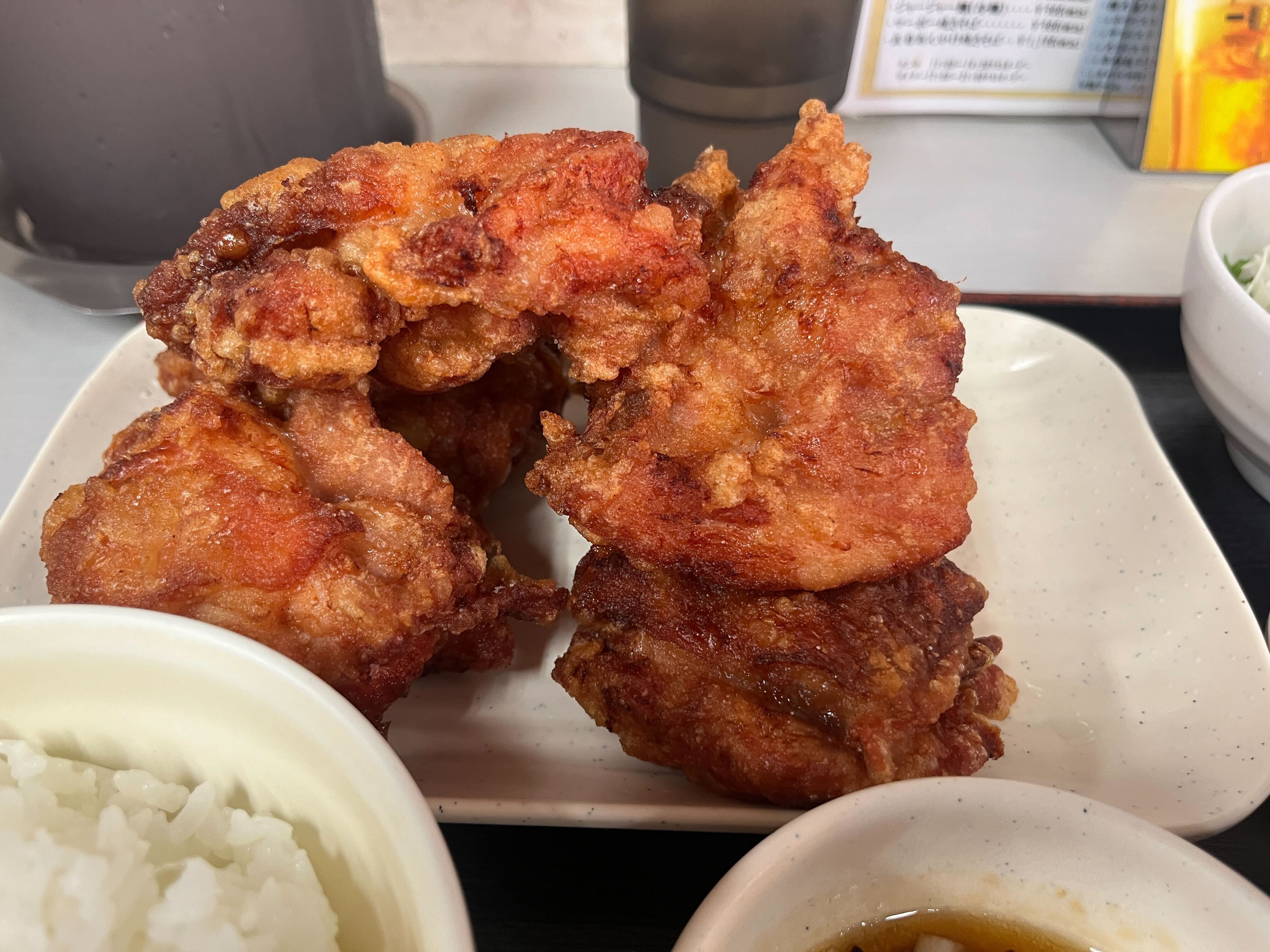 【札幌ザンギの聖地】本場の中国人も驚く!『中国料理 布袋』で味わう衝撃の唐揚げ