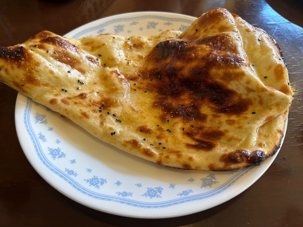 バターが香るもちもちナン