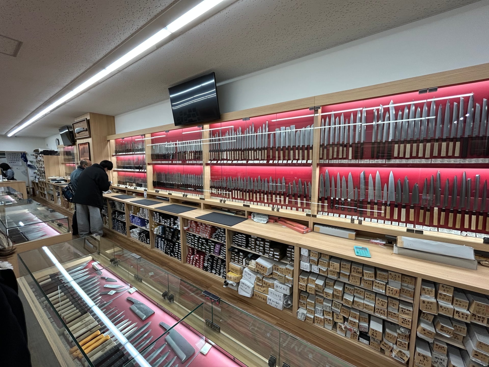 【札幌・狸小路】創業100年の老舗『宮文刃物店』で味わう職人の技と伝統